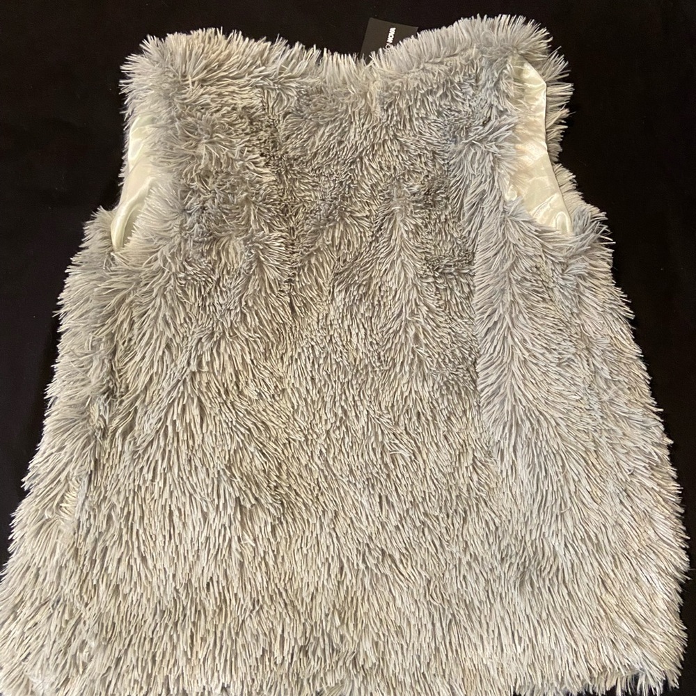 Vest - Picture 3 of 3